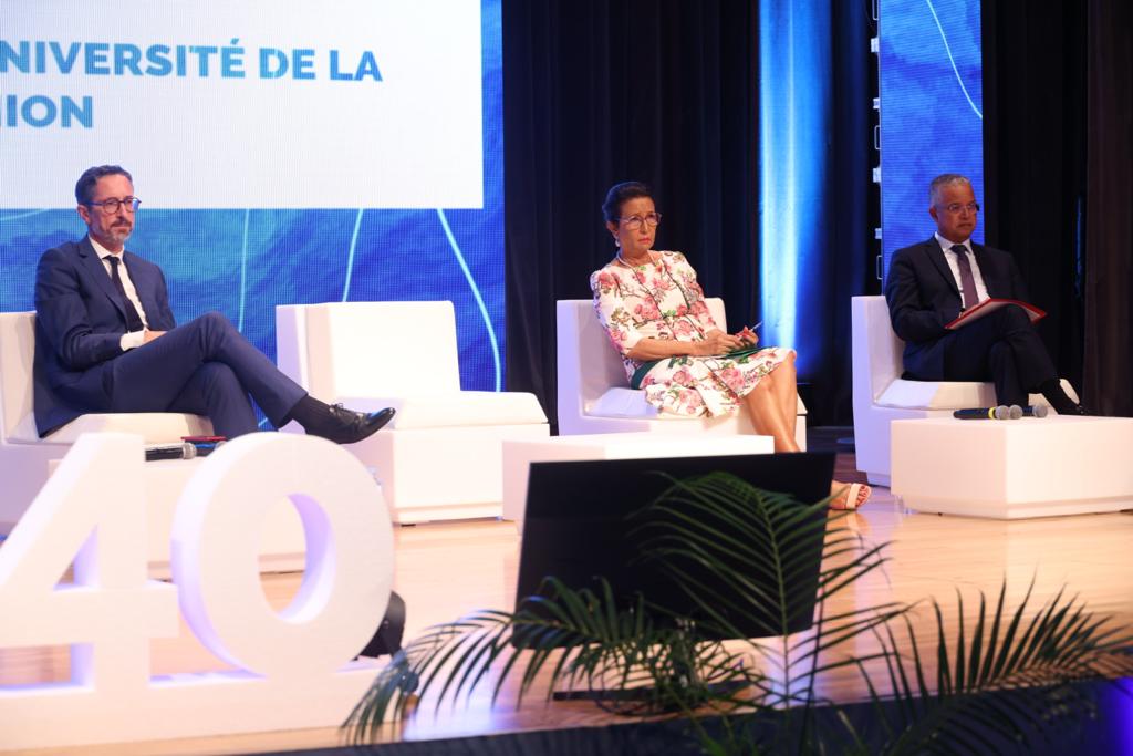 From left to right, Jérôme Filipini, Prefect of La Réunion, Huguette BELLO, President of the Regional Council, Cyrille MELCHIOR, President of the Departmental Council