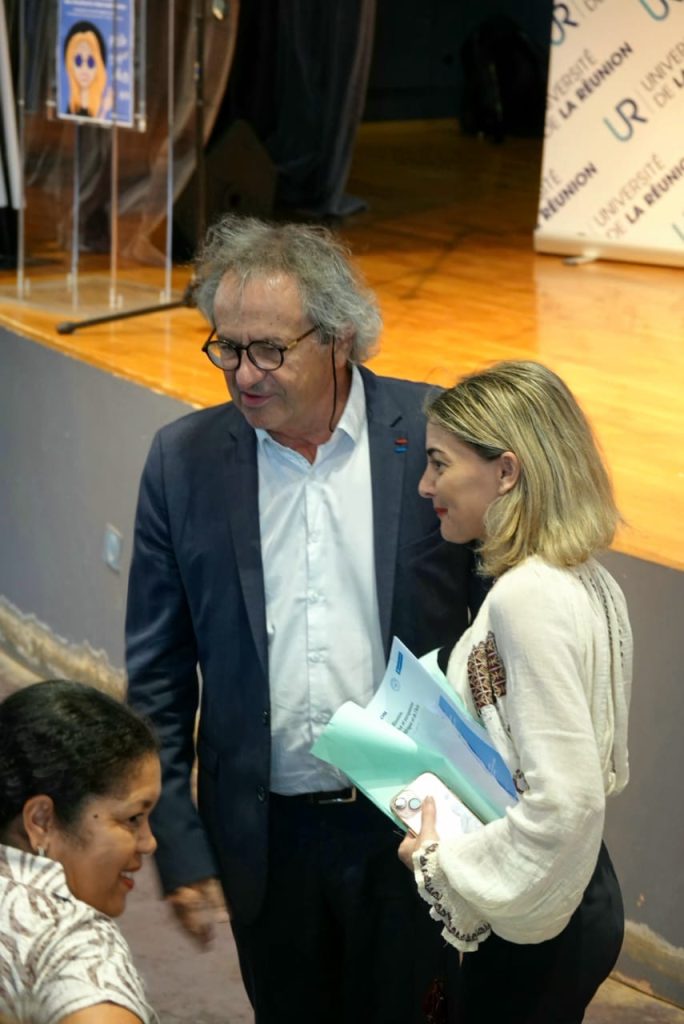 À gauche, Pr Jacques COMBY, Administrateur provisoire de l'Université de La Réunion, et à droite Anne-Françoise ZATTARA, Vice Présidente déléguée aux relations internationales